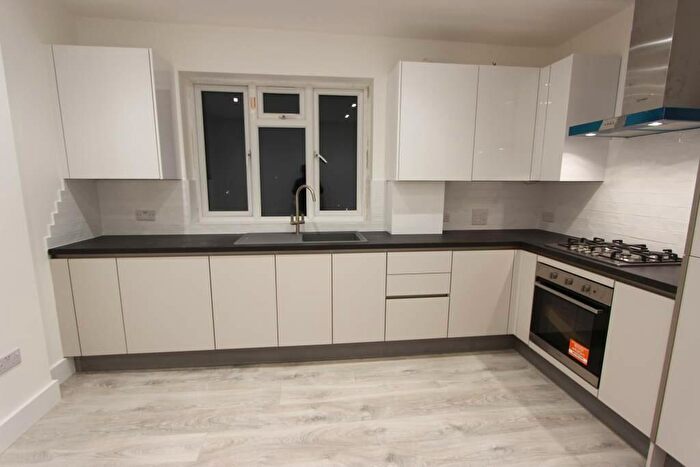 2 Bedroom Apartment To Rent In Langham Road, London, N15