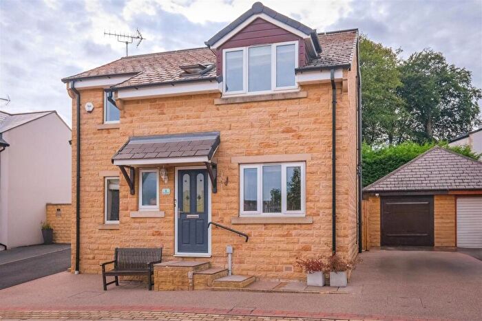 3 Bedroom Detached House For Sale In The Orchards, Brighouse, HD6