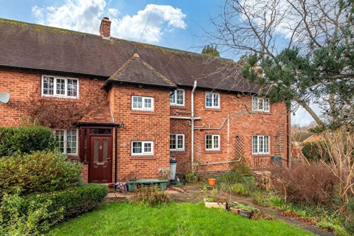 4 Bedroom Semi Detached House For Sale In Latimer Road, Alvechurch, Birmingham, Worcestershire, B48