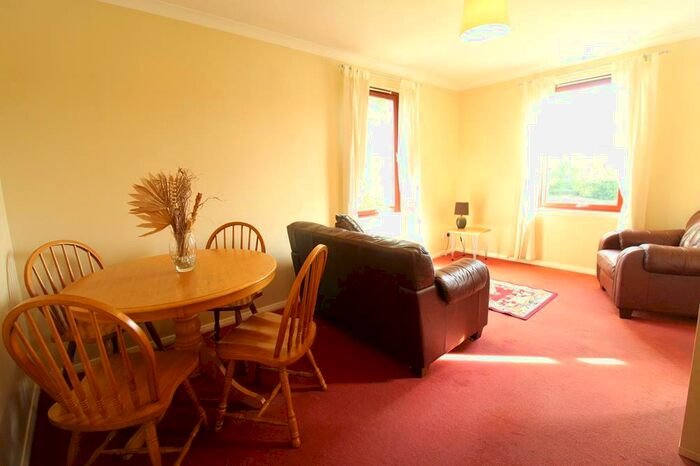 2 Bedroom Flat To Rent In Headland Court, First Floor, AB10