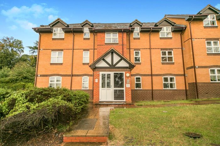 2 Bedroom Flat To Rent In Waller Court, Rufus Isaacs Road, RG4