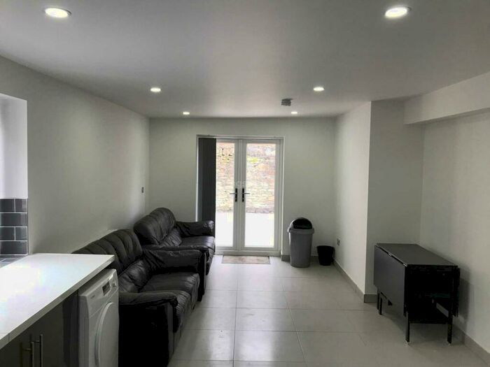 6 Bedroom Terraced House To Rent In May Street, Cathays, Cardiff, CF24