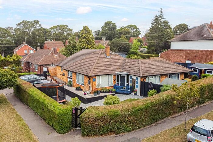 5 Bedroom Detached Bungalow For Sale In Longmead, Letchworth Garden City, SG6