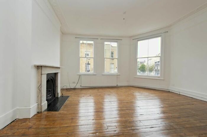 3 Bedroom Flat To Rent In Portobello Road, London W10