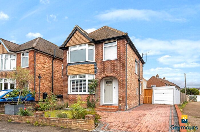 3 Bedroom Detached House For Sale In Guildford, Surrey, GU2