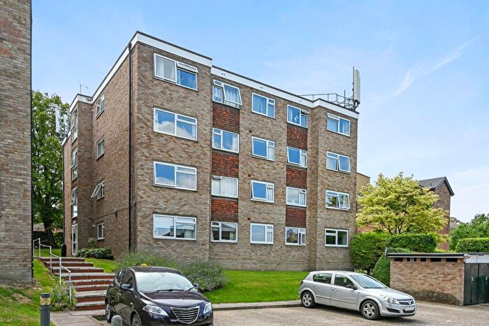 2 Bedroom Apartment To Rent In Carshalton Grove, Sutton, SM1