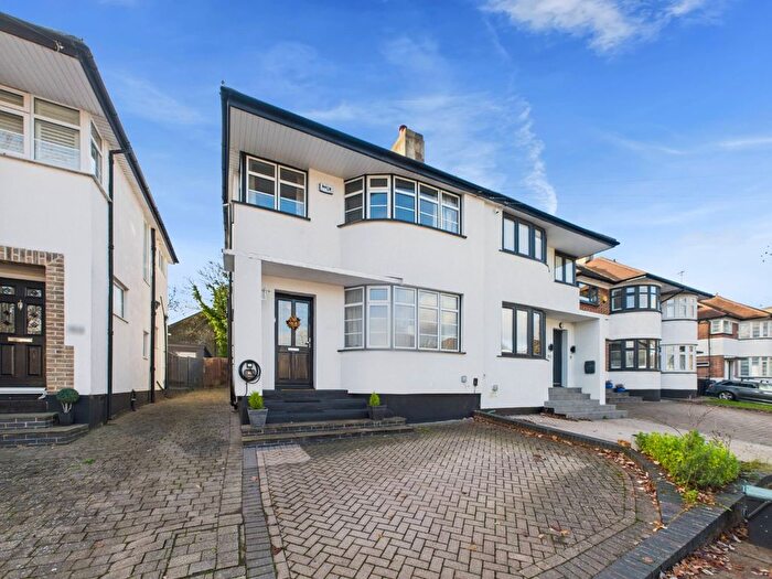 3 Bedroom Semi Detached House For Sale In Beaumont Road, Petts Wood, Orpington, Kent, BR5