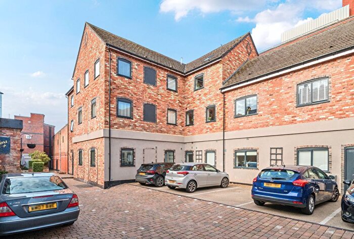 3 Bedroom Flat For Sale In Albion Street, Cheltenham, Gloucestershire, GL52