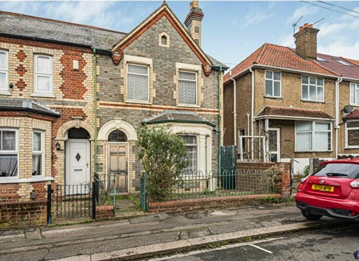 4 Bedroom Semi-Detached House To Rent In Rowley Road, Reading, RG2