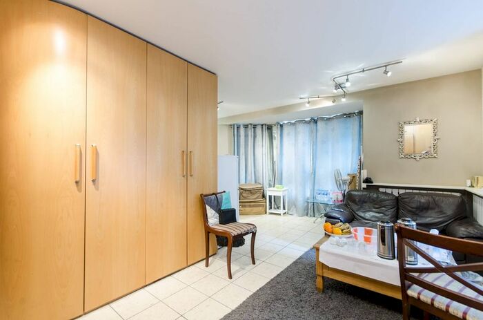 Studio To Rent In Cromwell Road, Kensington, London, SW5