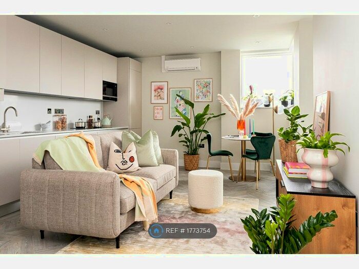 1 Bedroom Flat To Rent In Sandycombe Road, London, TW9