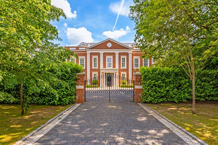 6 Bedroom Property For Sale In Burwood Park, Walton On Thames, Surrey, KT12