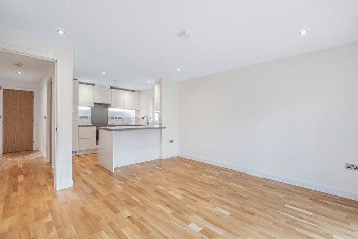 2 Bedroom Flat To Rent In Ainger Close, Aylesbury, HP19