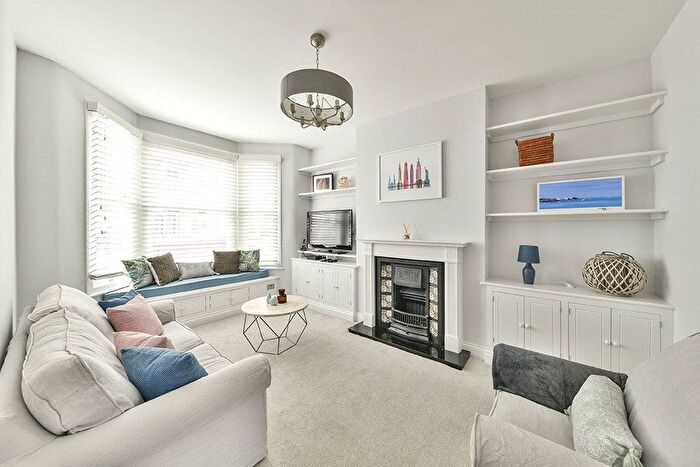 4 Bedroom End Of Terrace House To Rent In Pulborough Road, London, SW18