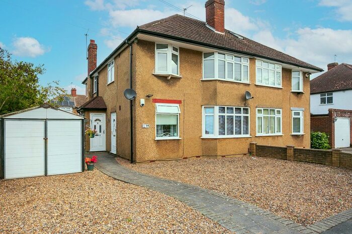 2 Bedroom Maisonette To Rent In Briar Road, Watford, Hertfordshire, WD25