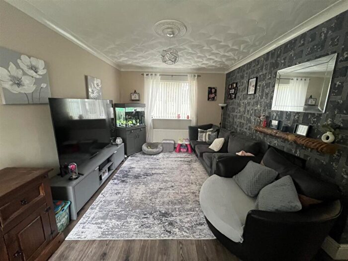 3 Bedroom Semi-Detached House To Rent In Wembley Road, Moorends, Doncaster, DN8
