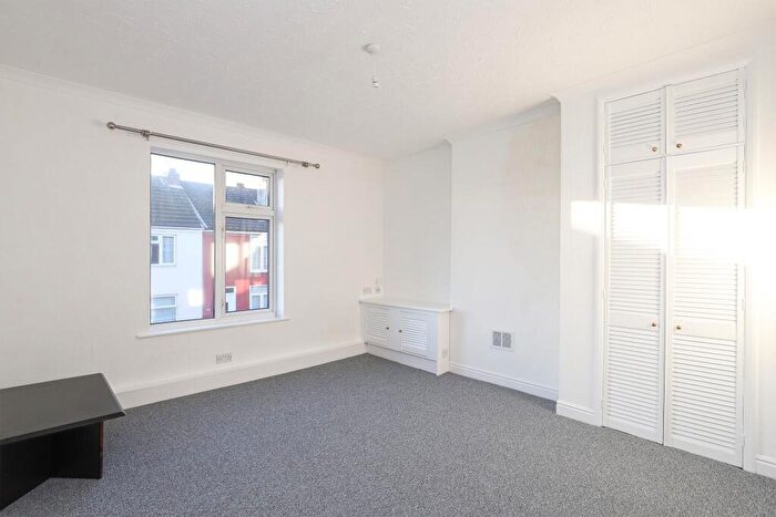 1 Bedroom Flat To Rent In South Street North, New Whittington, S43