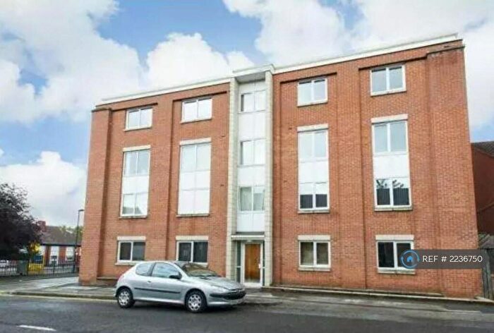 2 Bedroom Flat To Rent In Royal Court, Nottingham, NG5