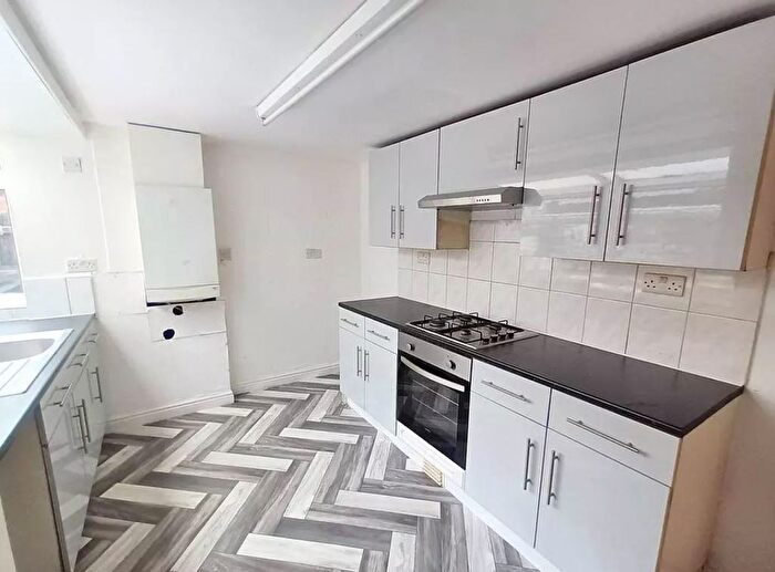 3 Bedroom Terraced House To Rent In St. Johns Street, Blackburn, BB6