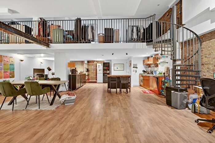 1 Bedroom Apartment For Sale In Chandlery House, Gowers Walk, London, E1