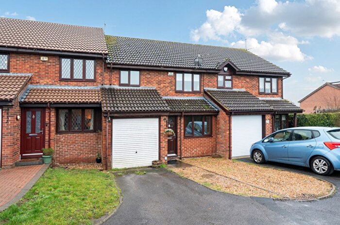 3 Bedroom Terraced House For Sale In Hanbury Drive, Calcot, Reading, RG31