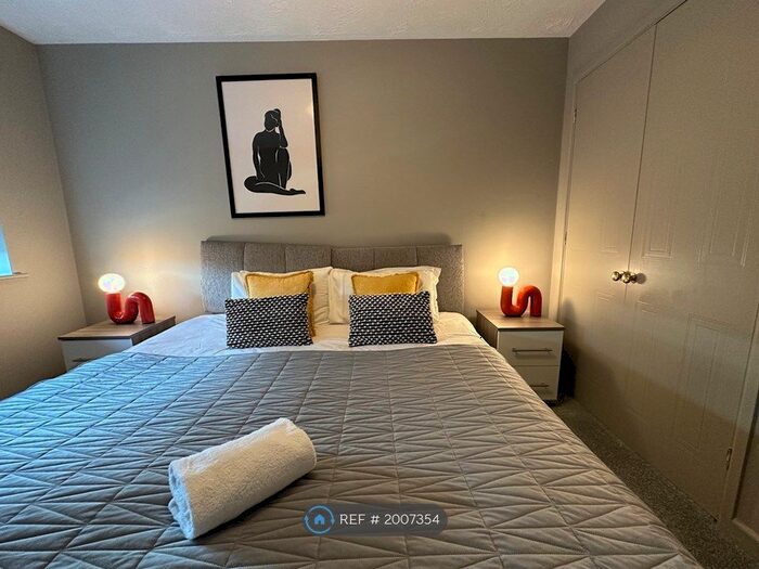 3 Bedroom Semi-Detached House To Rent In Aden Court, Swindon, SN25