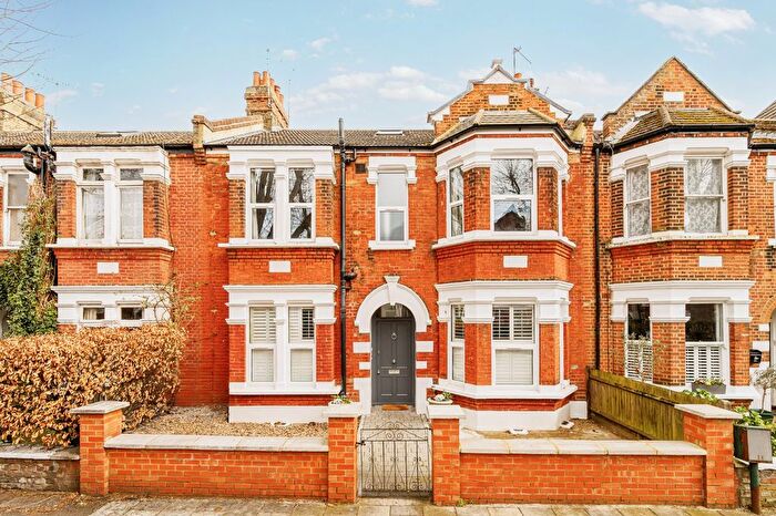 2 Bedroom Flat To Rent In Thorney Hedge Road, Acton Green, W4