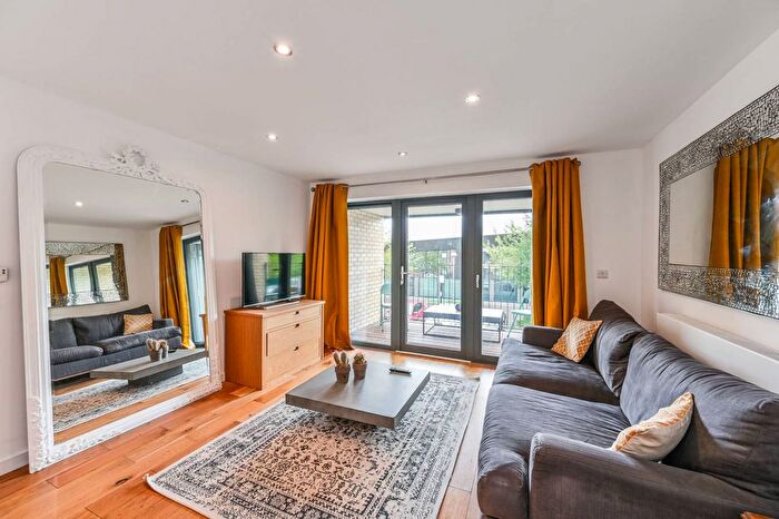 1 Bedroom Flat To Rent In Bramah Road, Oval, London, SW9