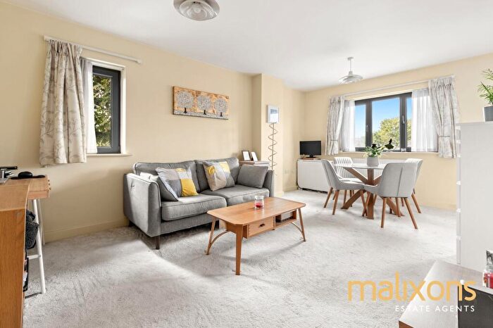 1 Bedroom Flat For Sale In London Road, Mitcham, CR4