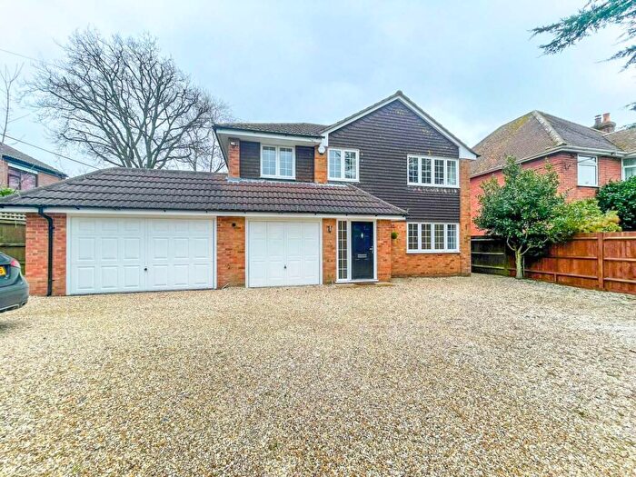 4 Bedroom Detached House To Rent In Stopples Lane, Hordle, Lymington, SO41