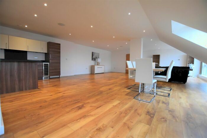 3 Bedroom Flat To Rent In Park Lodge Avenue, West Drayton, UB7