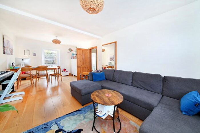 3 Bedroom Terraced House To Rent In Victoria Road, Mortlake, SW14