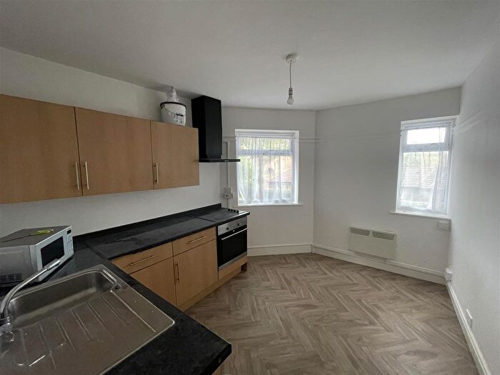 2 Bedroom Flat To Rent In Princess Road, Urmston, Manchester, M41