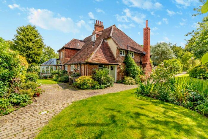 4 Bedroom Detached House For Sale In Norwood Hill, Horley, Surrey, RH6