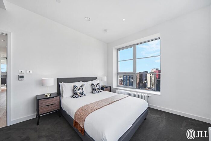 2 Bedroom Apartment To Rent In Douglass Tower, Good Luck Hope, E14