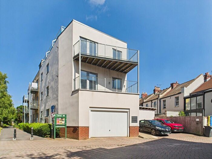 2 Bedroom Apartment To Rent In Temple Court, Barton Road, Bristol, BS2