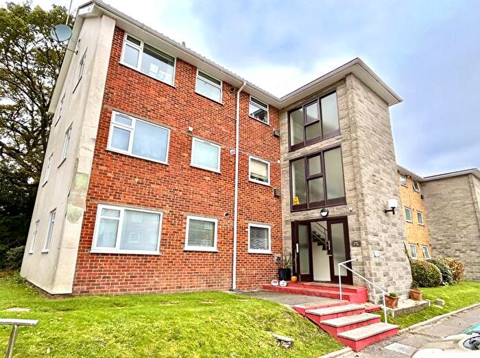 2 Bedroom Apartment To Rent In Portswood Drive, Redhill, BH10