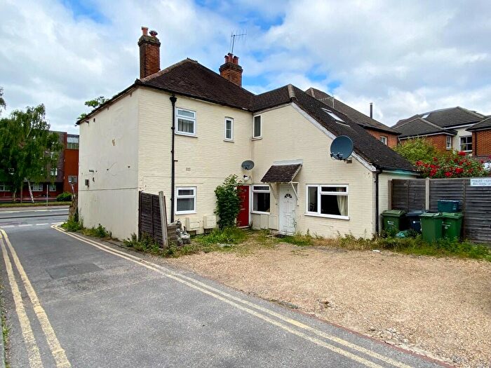 1 Bedroom Maisonette For Sale In Woodbridge Road, Guildford, Surrey, GU1