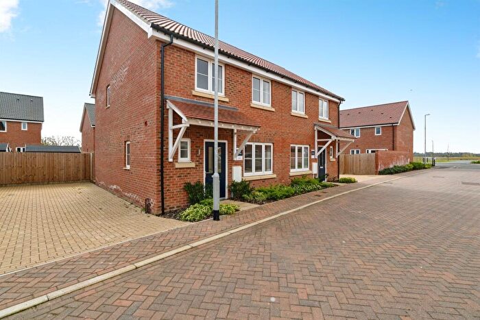 3 Bedroom Semi Detached House For Sale In Webb Walk, Stradbroke, Eye, IP21