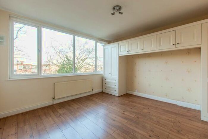 2 Bedroom Flat To Rent In Shepherds Hill, Highgate, London, N6