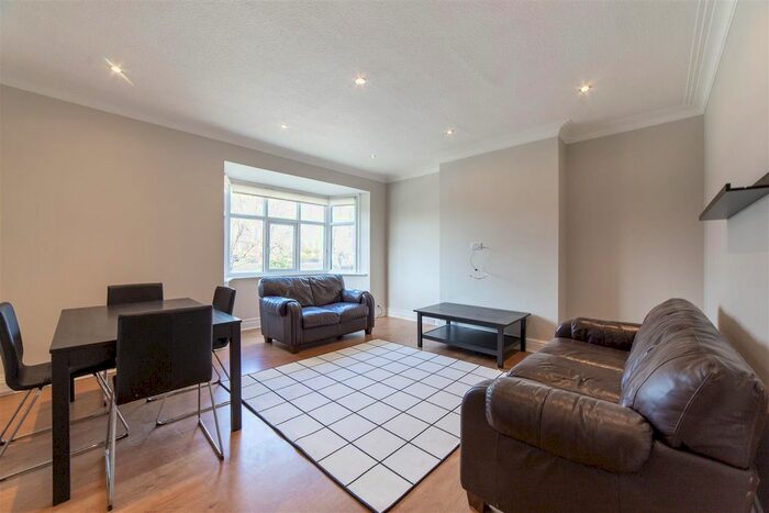 2 Bedroom Flat To Rent In St. Albans Crescent, Newcastle Upon Tyne, NE6