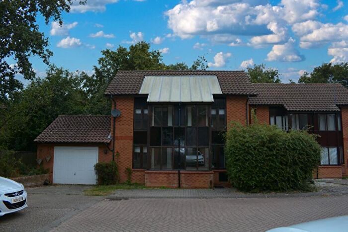 3 Bedroom Detached House To Rent In Cockerell Grove, Shenley Lodge, Milton Keynes, MK5
