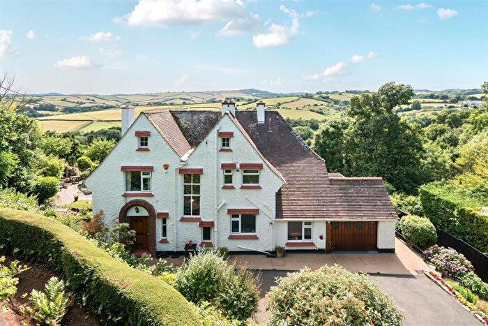 4 Bedroom Detached House For Sale In Dunsford Road, Exeter, EX2