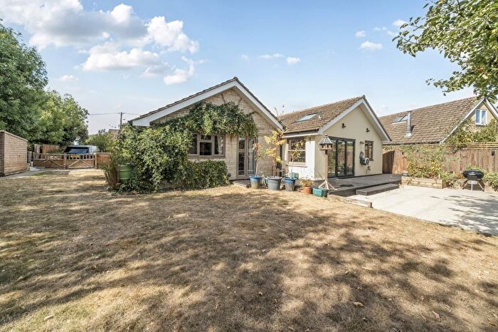 4 Bedroom Detached Bungalow For Sale In Carterton, Oxfordshire, OX18