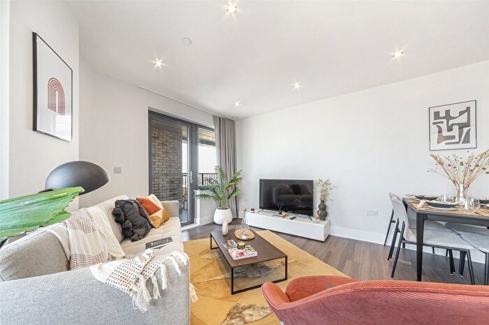 2 Bedroom Flat To Rent In Uncle Southall, Merrick Road, Southall, UB2