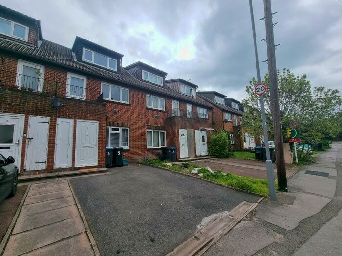 1 Bedroom Maisonette To Rent In Glenbuck Road, Surbiton, Surrey, KT6