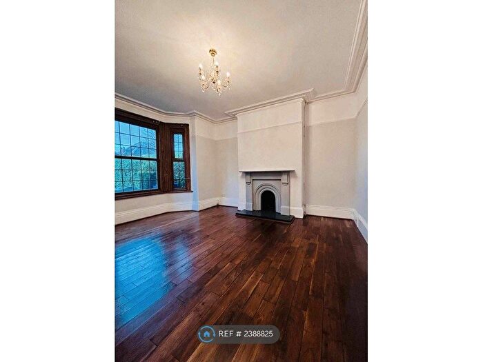 6 Bedroom Terraced House To Rent In Auckland Road, Doncaster, DN2