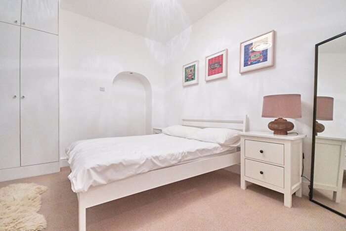 2 Bedroom Flat To Rent In Beaufort Street, London, SW3