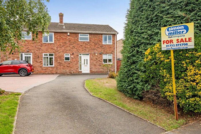 3 Bedroom Semi-Detached House For Sale In Swallow Road, Larkfield, Aylesford, ME20