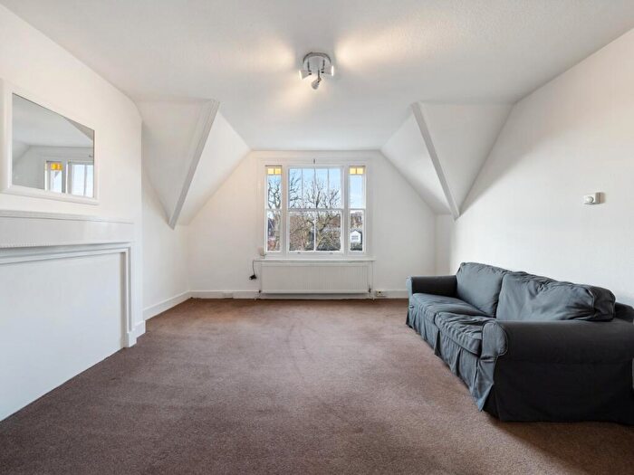 1 Bedroom Flat To Rent In Priory Road, South Hampstead, London, NW6